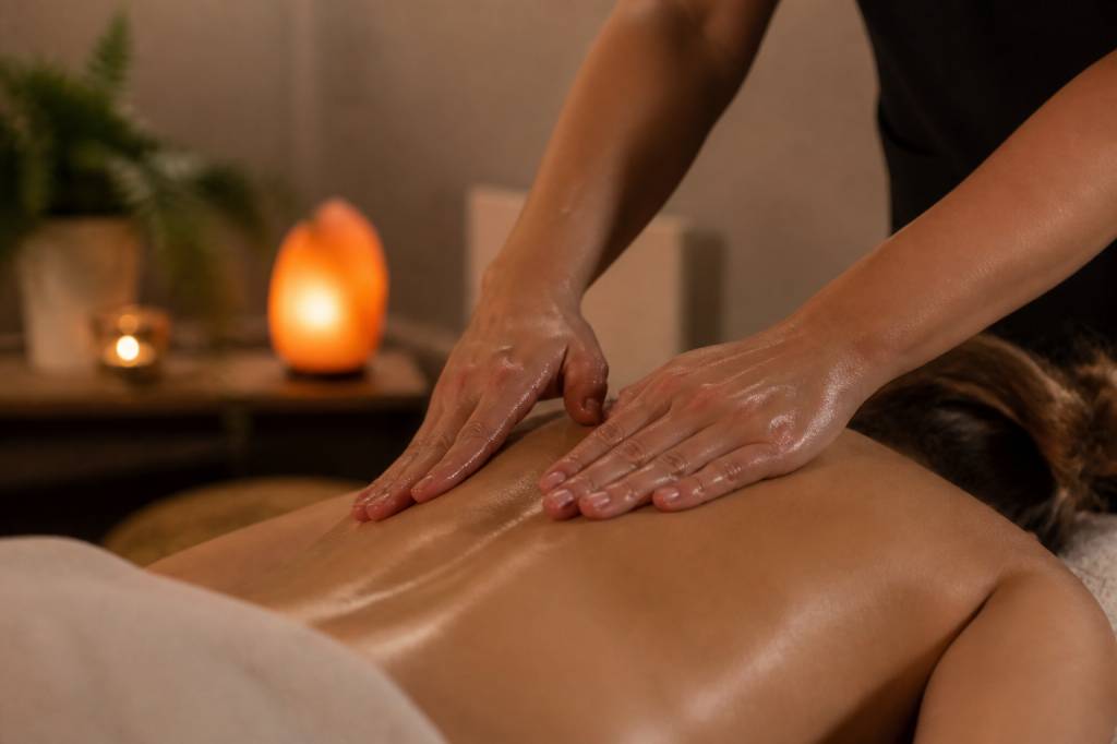 Masseuse naturiste marseille : guide pour choisir une séance en toute sérénité
