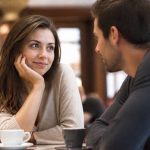 5 signes qu'elle t'aime en secret : comment les reconnaître