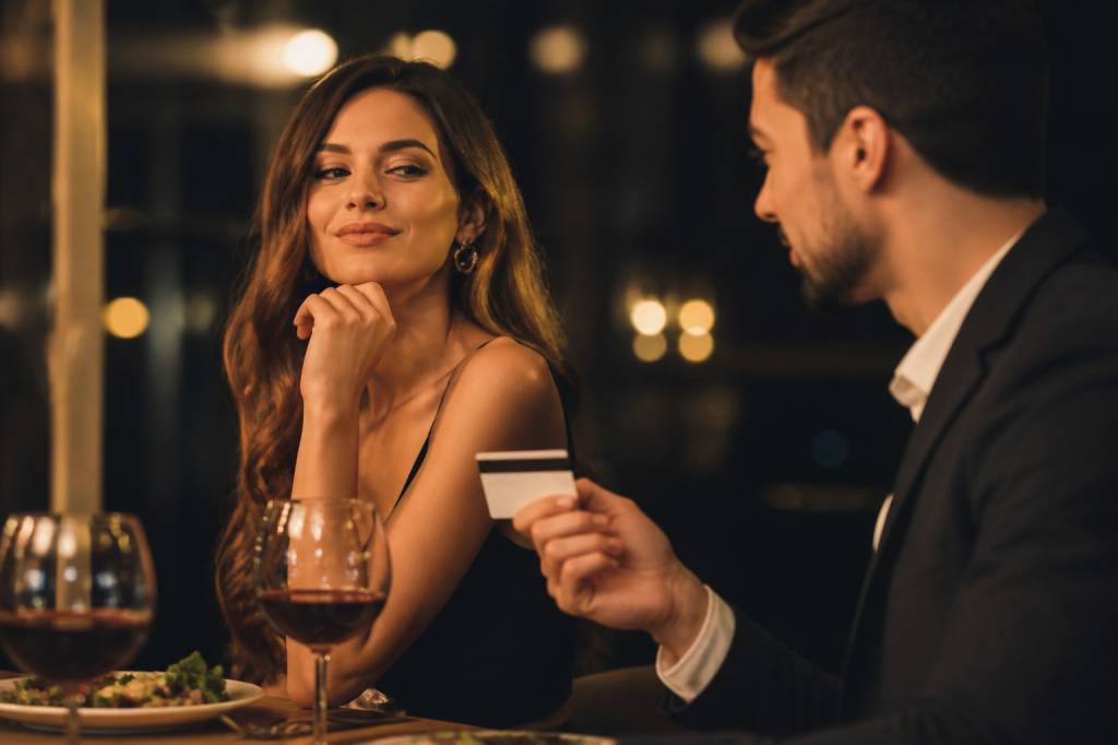 Comment reconnaître une personne vénale dans une relation ?