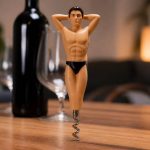 Tire bouchon homme en slip : le gadget insolite qui pimente les rencontres adultes