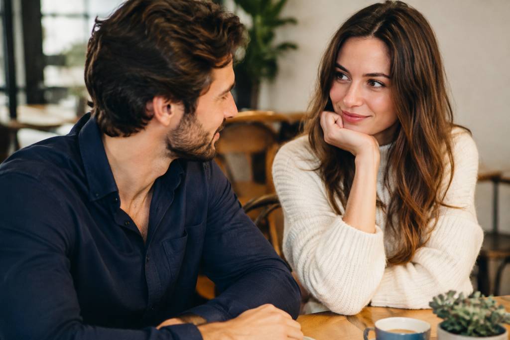 Comment donner envie à une femme : les clés d’une séduction sincère et respectueuse
